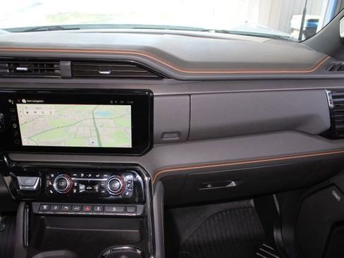 Used 2025 GMC Sierra 2500 AT4 w/ AT4 Premium Plus Package AWD/4WD image 26