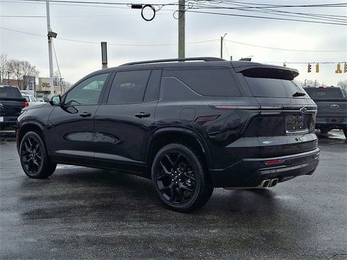 Used 2024 Chevrolet Traverse RS image 4