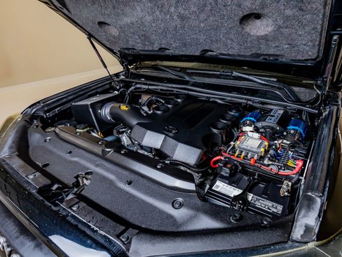 Used 2020 Toyota 4Runner SR5 image 37