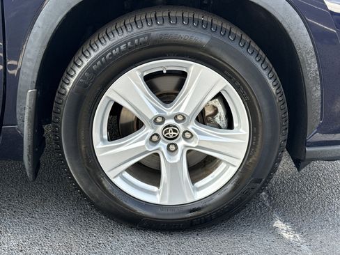 Used 2021 Toyota Highlander LE image 13