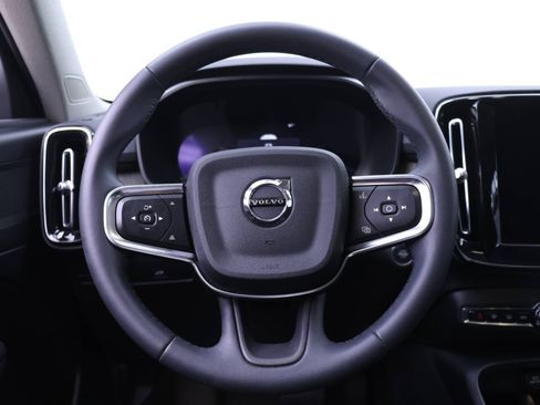 Certified 2024 Volvo XC40 B5 Plus w/ Protection Package Premier image 18