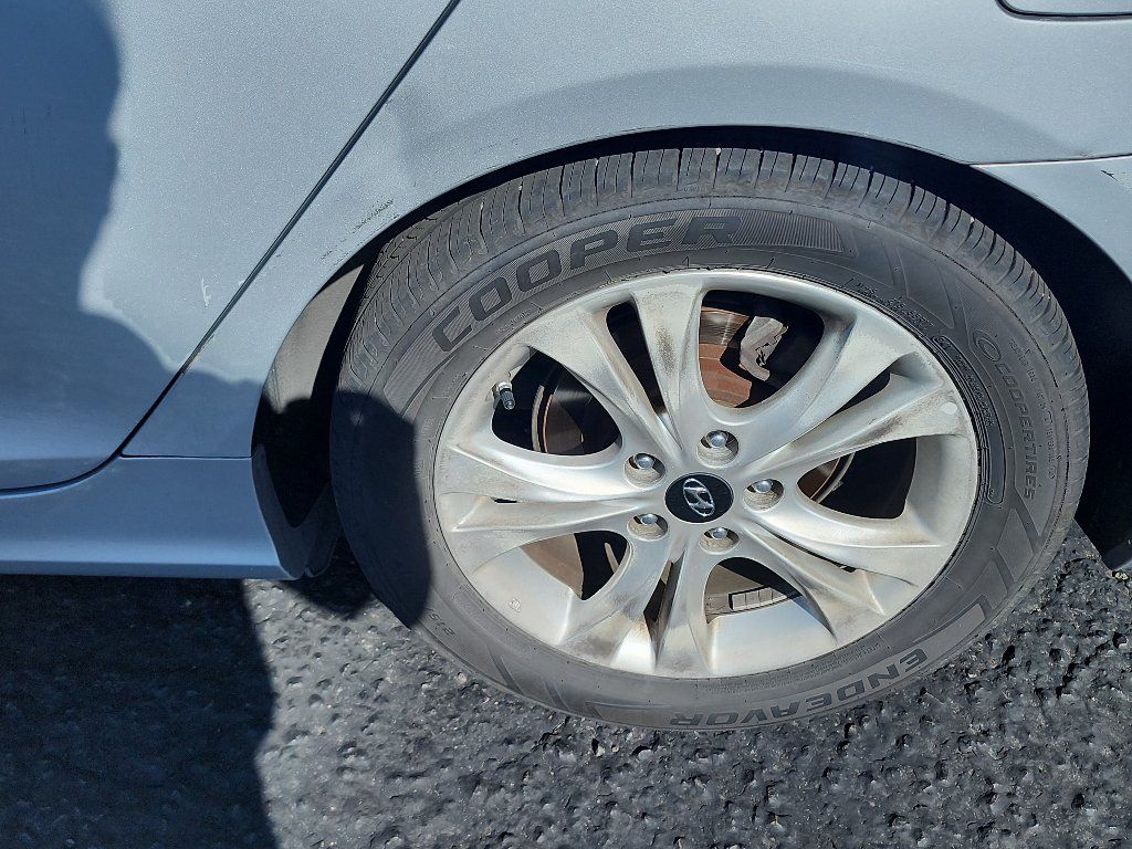 Used 2013 Hyundai Sonata Limited FWD image 11