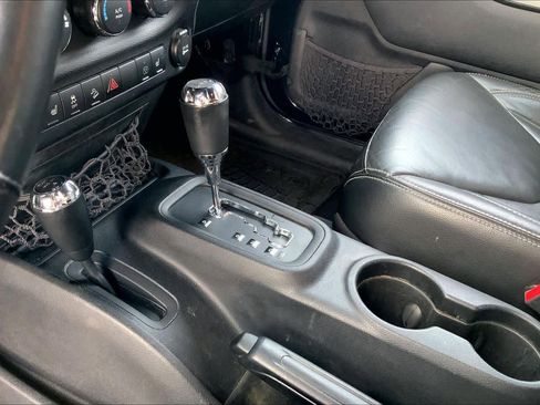 Used 2016 Jeep Wrangler Rubicon image 13