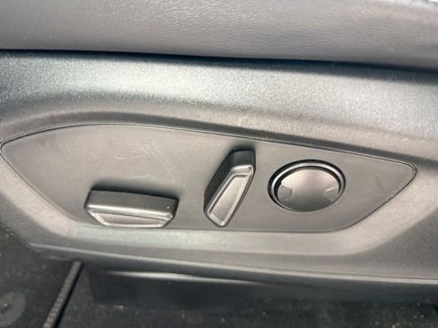 Used 2022 Ford Explorer XLT w/ Equipment Group 202A image 13