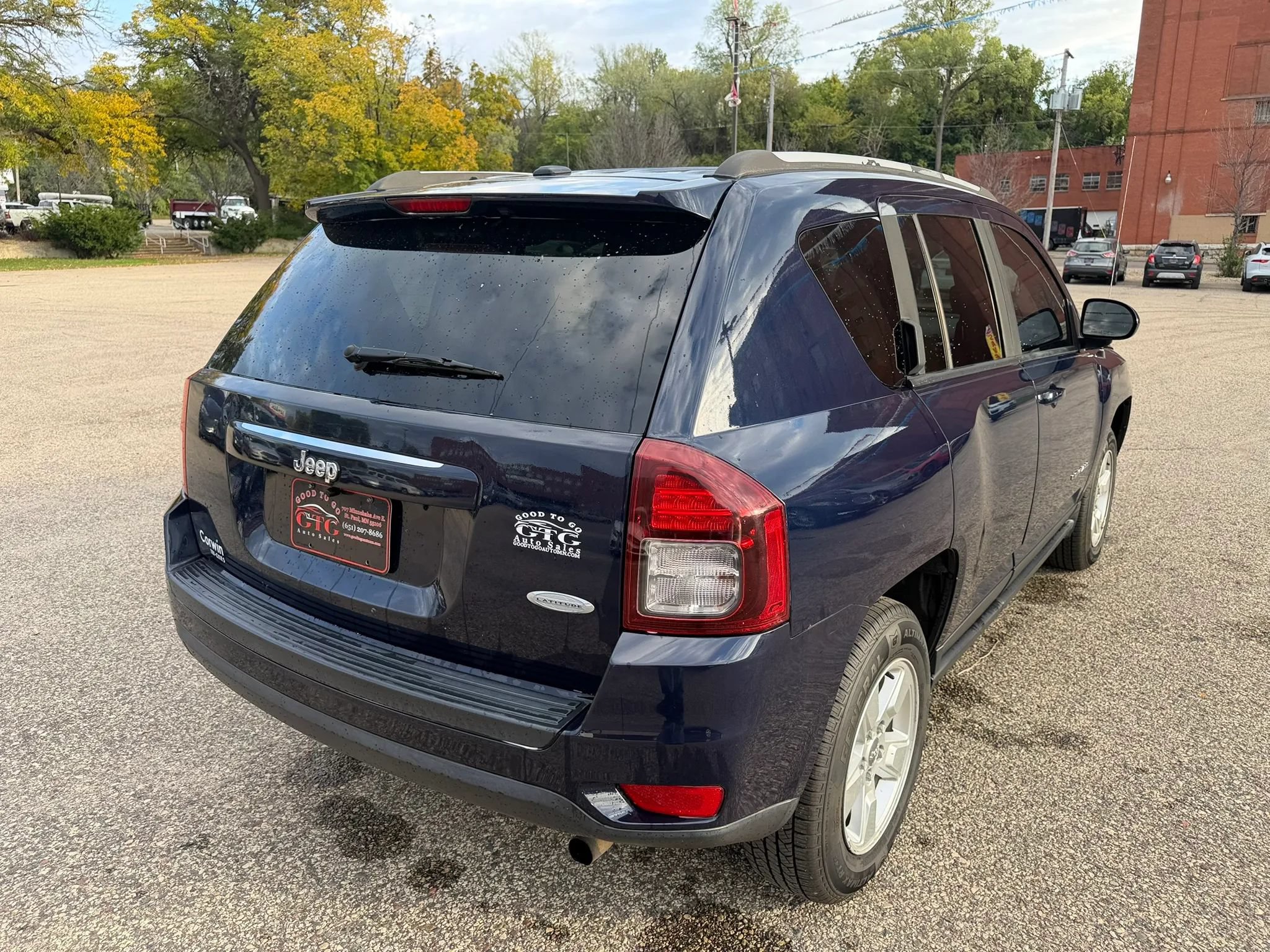 Used 2017 Jeep Compass Latitude FWD image 6