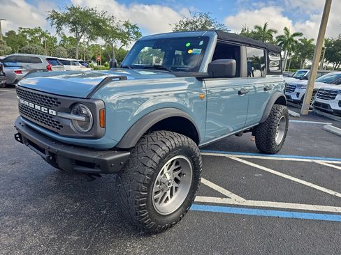 Used 2022 Ford Bronco Badlands AWD/4WD image 2