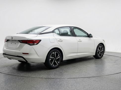 Used 2025 Nissan Sentra SV image 9