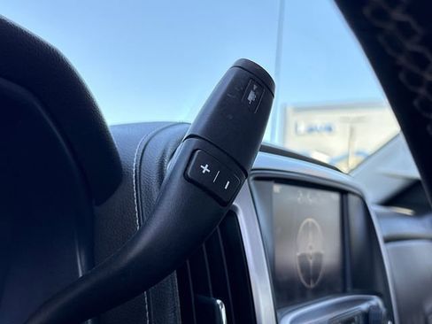 Used 2015 GMC Sierra 1500 SLE w/ SLE Value Package image 31