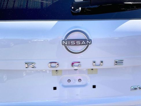 Used 2023 Nissan Rogue SV image 26