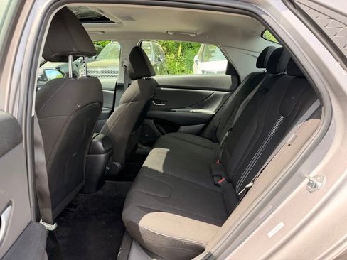 Used 2025 Hyundai Elantra SEL FWD image 30