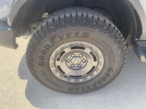 Used 2025 Ford Bronco Outer Banks w/ Sasquatch Package AWD/4WD image 34