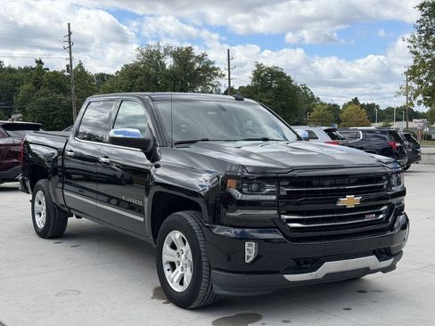 Used 2017 Chevrolet Silverado 1500 LTZ Z71 w/ LTZ Plus Package AWD/4WD image 4