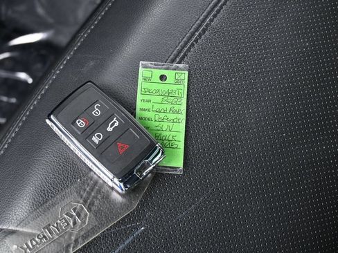 Used 2023 Land Rover Defender 130 SE AWD/4WD image 20
