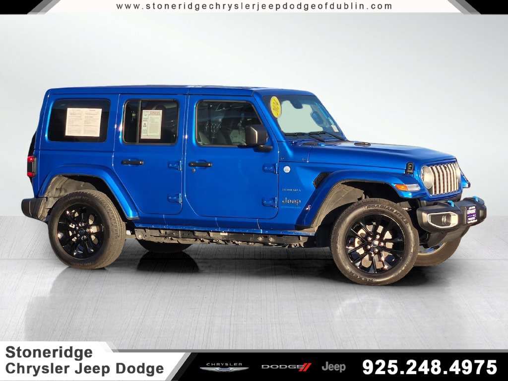 Used 2024 Jeep Wrangler Unlimited Sahara w/ Technology Group AWD/4WD image 1
