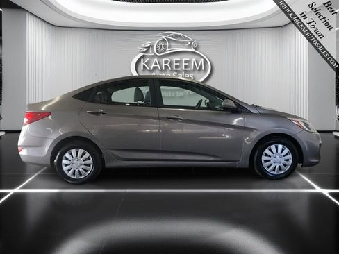 Used 2017 Hyundai Accent SE image 4