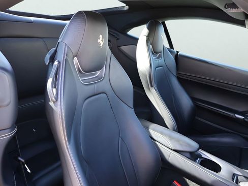 Used 2020 Ferrari Portofino RWD image 17
