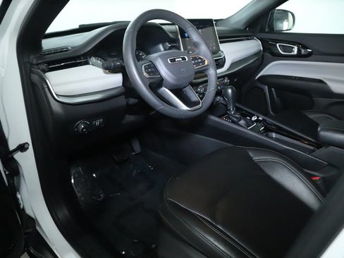 Used 2025 Jeep Compass Limited AWD/4WD image 24