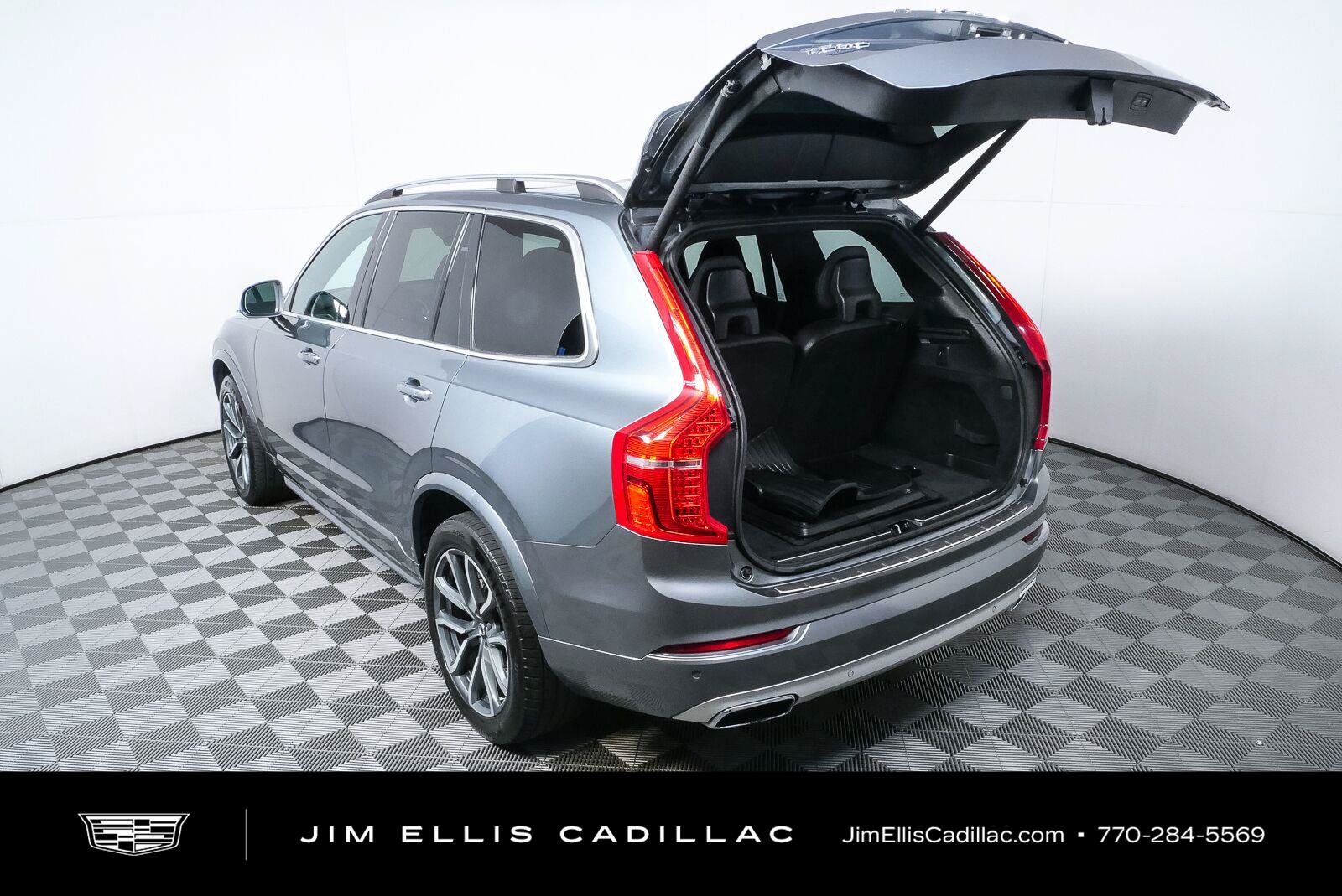 Used 2018 Volvo XC90 T6 Momentum w/ Protection Package Plus AWD/4WD image 26
