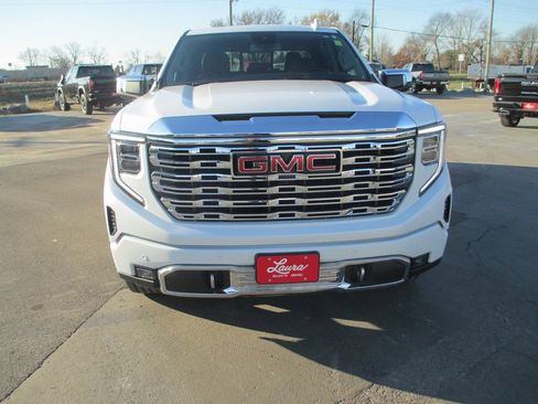 Certified 2022 GMC Sierra 1500 Denali image 11