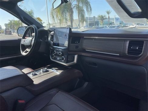 Used 2023 Ford Expedition Max Limited image 30