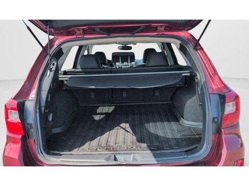 Used 2016 Subaru Outback 2.5i Limited AWD/4WD image 9