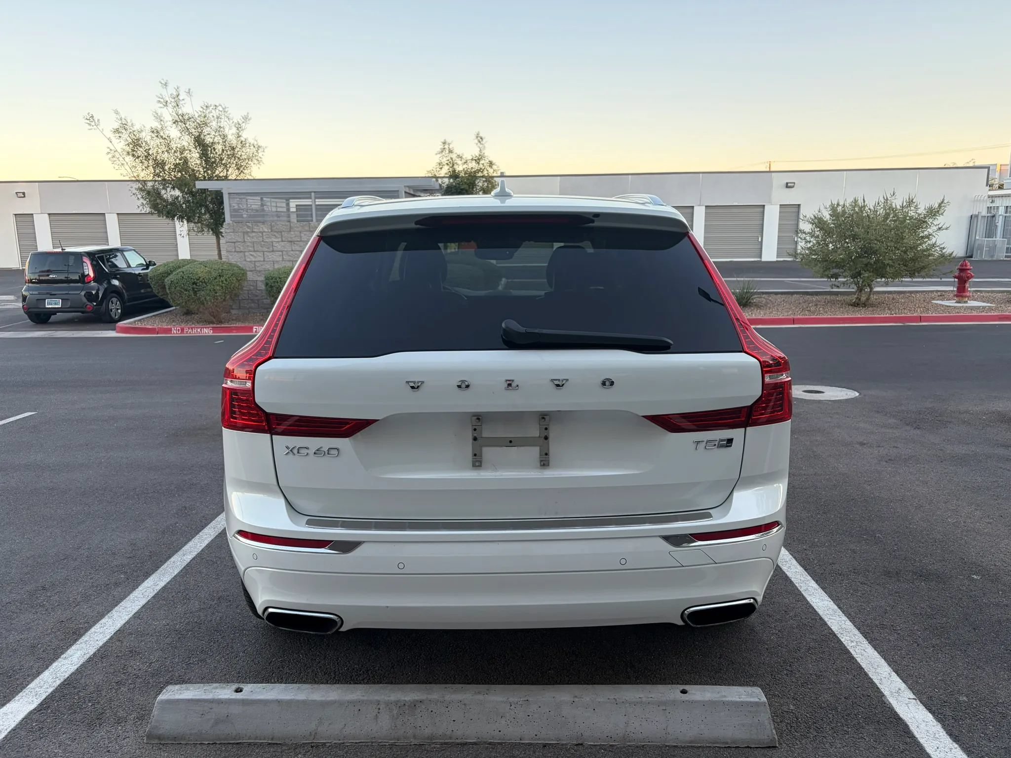 Used 2018 Volvo XC60 T5 Inscription w/ Convenience Package AWD/4WD image 5