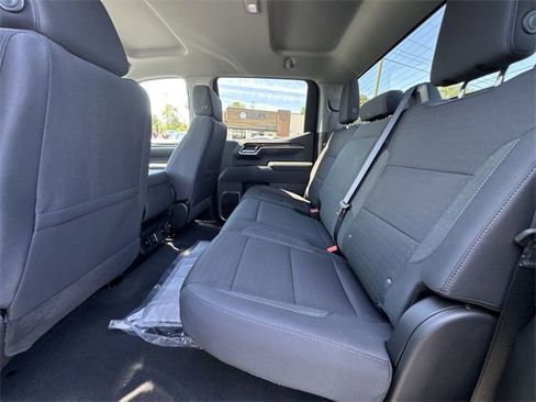 New 2026 GMC Sierra 1500 SLE image 9
