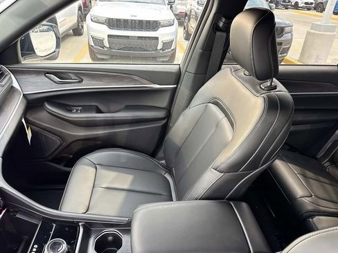 New 2025 Jeep Grand Cherokee L Limited w/ Black Appearance Package RWD image 10