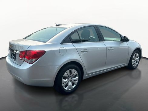 Used 2016 Chevrolet Cruze LT w/ Sun And Sound Package FWD image 3
