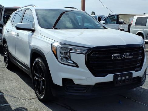 Used 2022 GMC Terrain SLE w/ Driver Convenience Package image 1