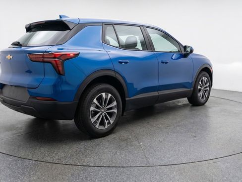 Used 2025 Chevrolet Equinox LT FWD image 9