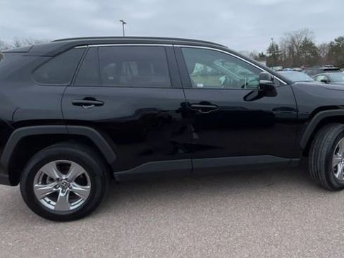 Used 2025 Toyota RAV4 XLE image 9