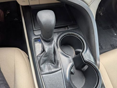 Used 2018 Toyota Camry LE FWD image 30