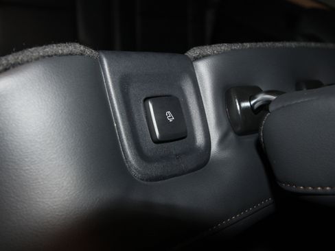 New 2026 Lincoln Aviator AWD w/ Jet Appearance Package image 22