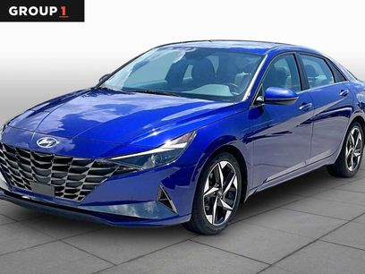 Used 2022 Hyundai Elantra SEL w/ Convenience + Premium Package