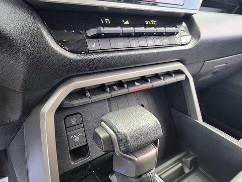 Used 2024 Toyota Tundra SR5 w/ SR5 Premium Package AWD/4WD image 27