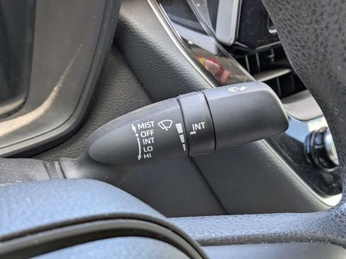 Used 2020 Toyota Corolla LE FWD image 20