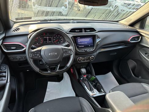 Used 2023 Chevrolet TrailBlazer RS w/ Convenience Package FWD image 11