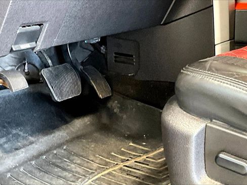 Used 2010 Ford F150 Raptor image 22