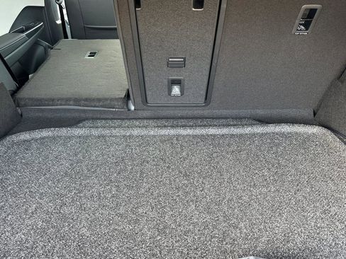 New 2026 Volkswagen Taos SE image 14