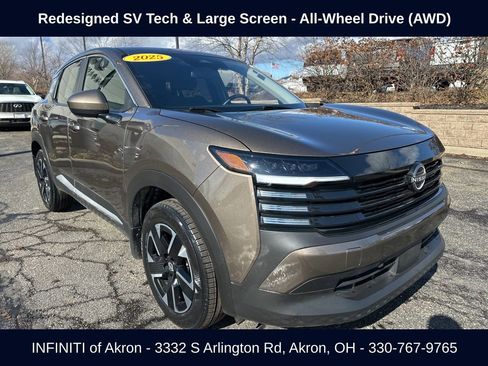 Used 2025 Nissan Kicks SV AWD/4WD image 15