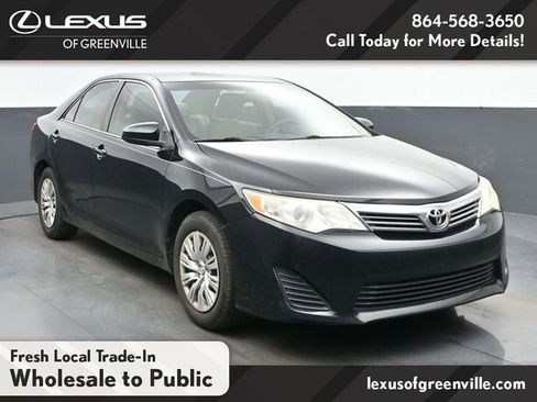 Used 2014 Toyota Camry FWD image 2