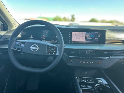 Certified 2025 Nissan Murano SL AWD/4WD image 17