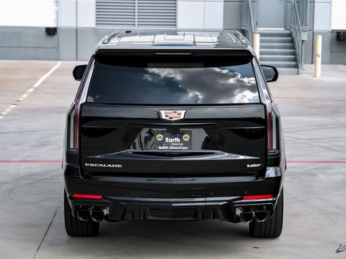Used 2026 Cadillac Escalade V w/ LPO, Floor Liner Package image 12