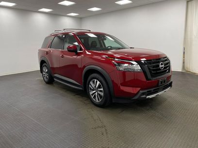Certified 2024 Nissan Pathfinder SL w/ Black Appearance Package