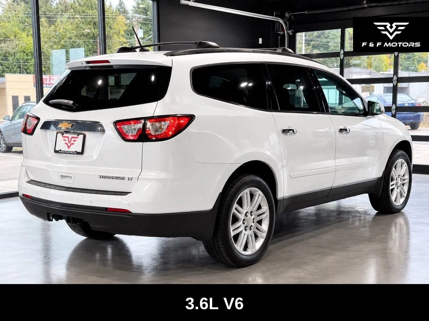 Used 2013 Chevrolet Traverse LT w/ All-Star Edition FWD image 3
