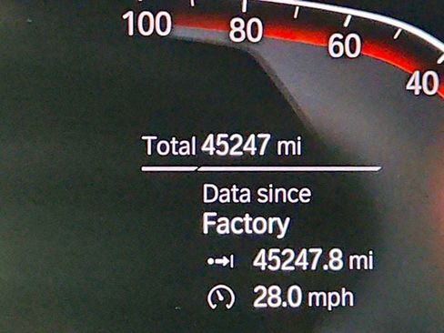 Used 2022 BMW X5 xDrive40i w/ Premium Package image 16