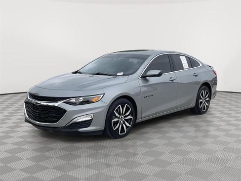 Used 2025 Chevrolet Malibu RS FWD image 1