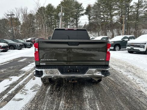 Used 2023 Chevrolet Silverado 2500 LTZ image 3