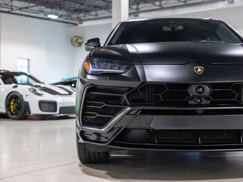 Used 2022 Lamborghini Urus image 21
